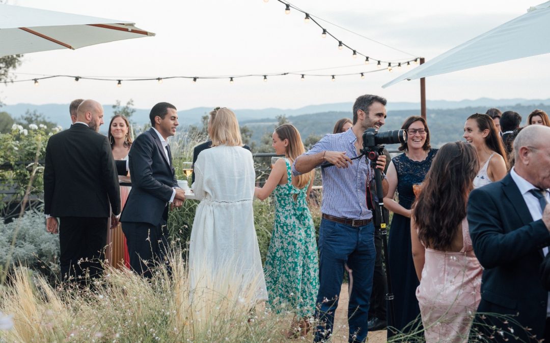 ¿Cuánto cuesta un videógrafo de bodas en 2026? Precios reales