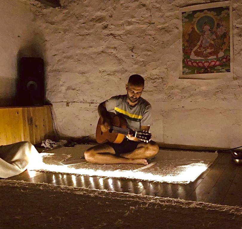meditación sound healing guitar harmonium yoga meditation guitarra sonido retiro retreat